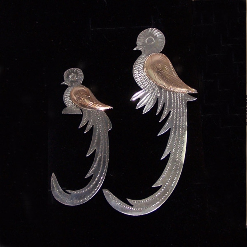 VTG- A PAIR OF GUATEMALA, QUETZAL BIRD, TROPICAL,TWO TONE BROOCHES